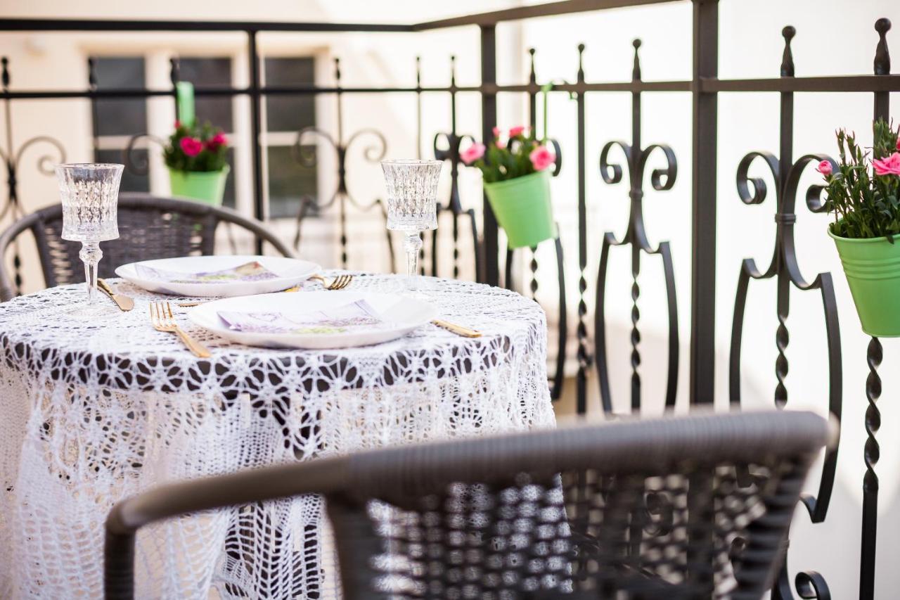 Vintage Sebastiana Apartment